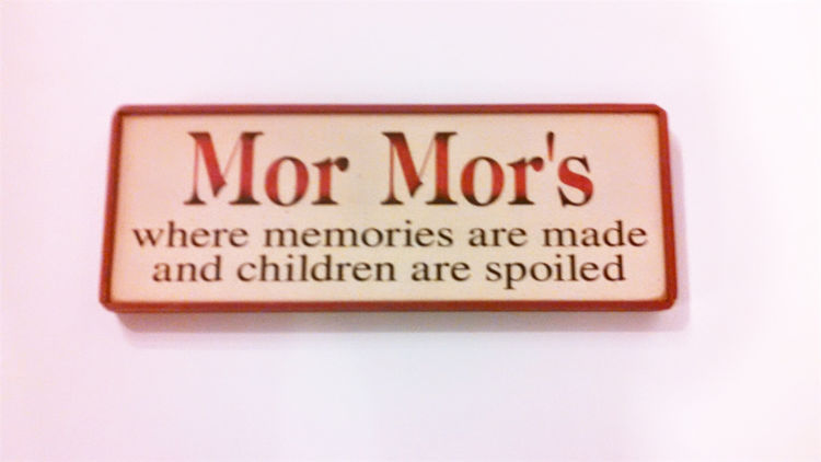 Picture of Wooden sign with Mor Mor