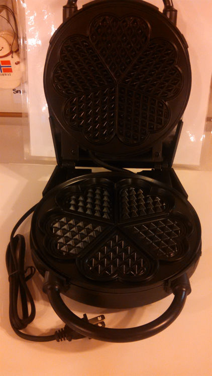 Picture of Electric Classic Heart Waffler